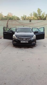 ازيرا 2012 للبيع خليجي 6سلندر نص فول بيها باب السايق مبدل وبيها شبر با...