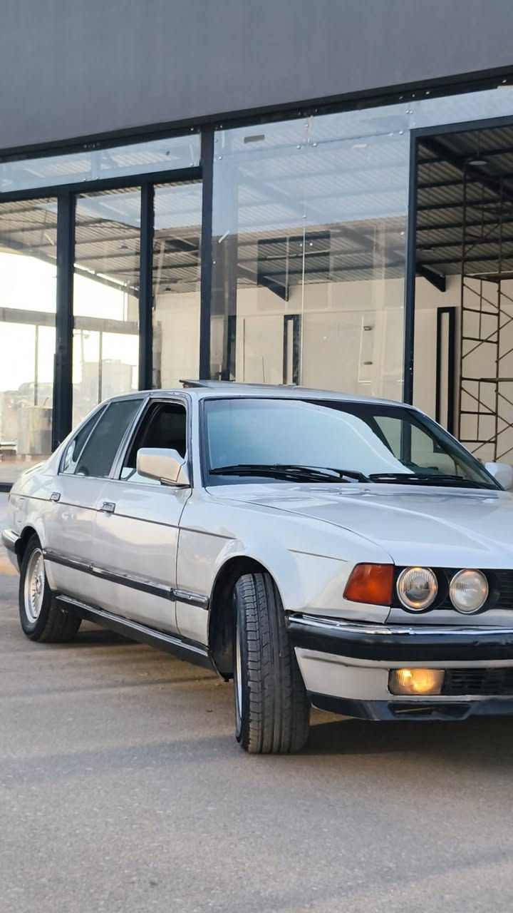 للبيع بي ام 730 اصل مكينه V8 موديل 1992 صبغ عام جماليه

ملاحضه : ضررها بدايه راس جاملخ شرط بدون دواخل 

سياره احله من صور شرط التحويل سياره جاهزه على اخر حبايه تبريد شغال 

تدفئه شغاله 

صخم امامي طخم خلفي 

مكينه وكير شرط 

تايات سياره جديده

 انطيك شرط وين ماتريد ترايك سياره جاهزه مناقصها شي السعر 68 وبيها مجال العنوان الموصل 

للستفسار ***********/***********
