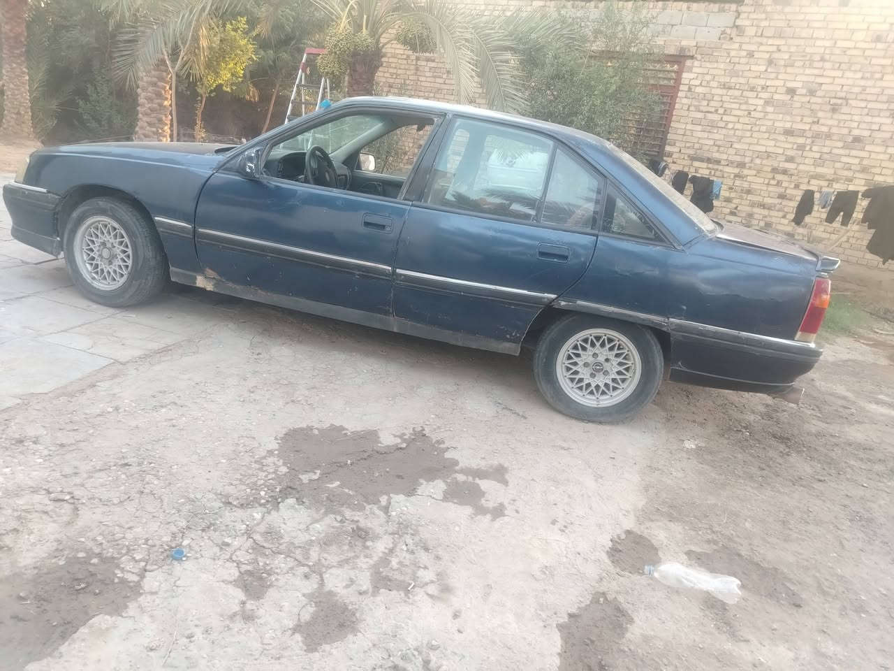 السلام عليكم اوبل اوميكا موديل 1991 رقم نكليزي سنويه ل28 السياره مكينه وكير وحداديه جديده عوزها ترتيبات بسيطه السعر 16ورقه وبيها مجال حق جيتك مكاني ديوانيه ***********
