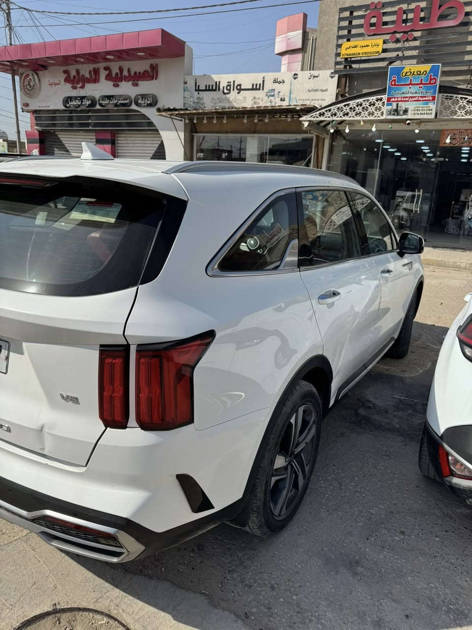 سلام عليكم للبيع فقط سورنتو موديل 2021 مكينه 3500 7 راكب كشنات كهربائي جنطه كهربائي وباقي الموصفات المعروفه بيه طخات موضحات بل الصور الاخيره رقم بغداد الجديد السعر 255 وبيه مجال للطيبين عنوان بابل الاسكندريه للتواصل ***********
