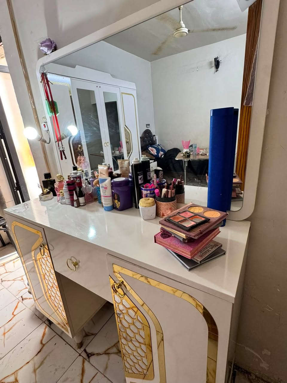 كنتور وميز وكومدي 400الف وبيها مجال كنتور قوي تكمه عنواني بغداد


**إذا كنت صاحب هذا الإعلان وتريد حذفه لأي سبب، رجاءا أرسل رسالة إلى الدعم الفني**