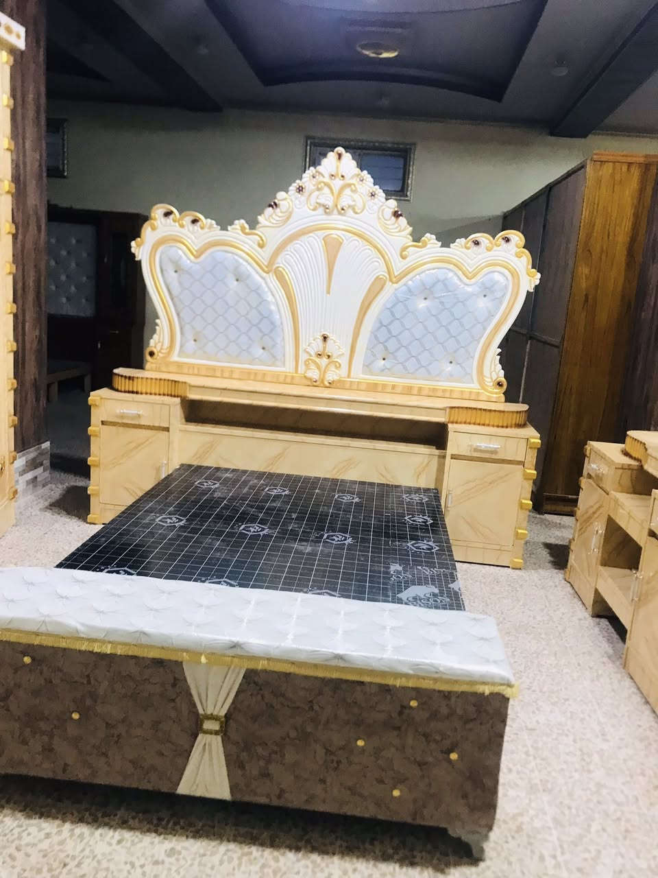 السلام عليكم ..
وصول وجبه جديدة من غرف النوم الصبغ الحراري الدرجه الاولى في معرض اثاث المالو العنوان الشرقاط قرية شكراً الشارع العام قرب مسجد الرحمن
التواصل على الخاص او على الأرقام التالية
***********زين
*********** اسيا
