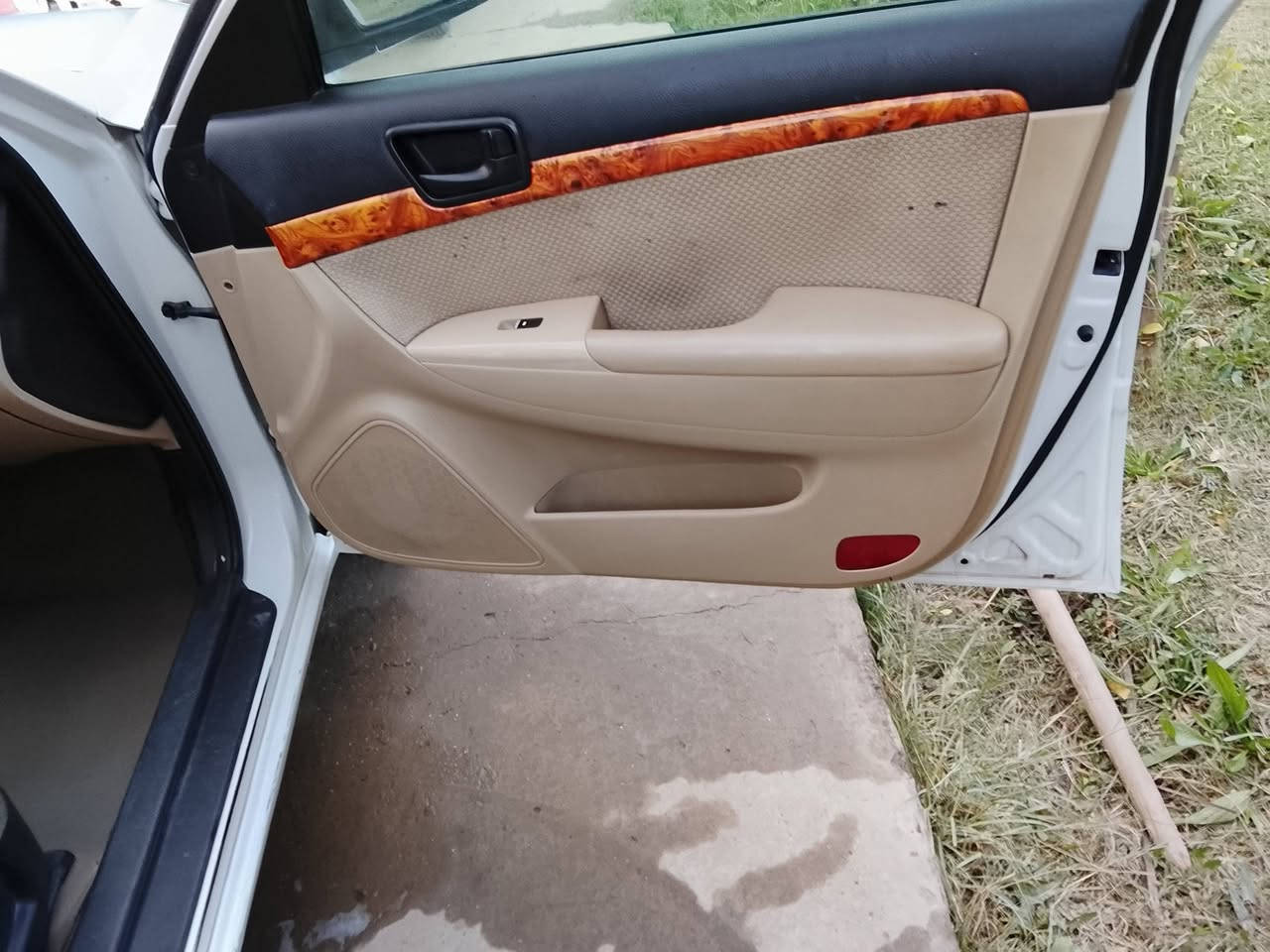 ياالله السلام عليكم ورحمه الله سوناته موديل 2009رقم بغداد نكليزي تحويل مباشر السياره مكفوله من الحادث بيه شخط فوك الدوسه الباب الامامي 
اومصبوغ شخط فقط الجاملغ الخلفي ولتكمه نصه بيه حالوب السياره كير مكينه حداديه تخم تاير كله مكفول مكان السياره بابل مكينه 2400داخل بيجي السياره خليجي 
بدون حادث بدون صبغ ابيع شرط السونار 
***********
***********
السعر 114اوبيه مجال
