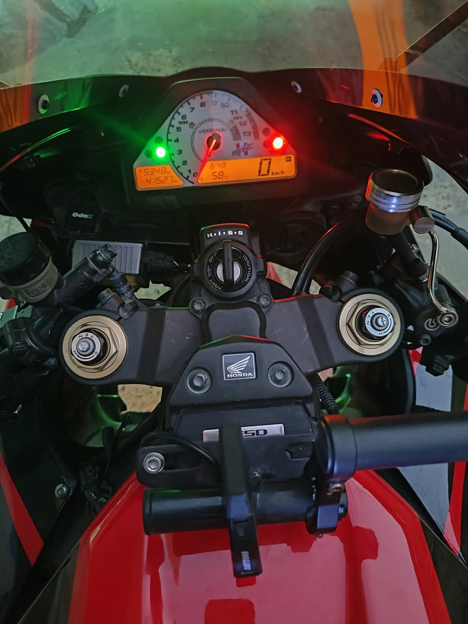 سلام عليكم CBR 1000 RR 2007 دراجه مكفوله كفاله عامه من البجم للكزوز ربع متصرف عليهه جاهزه عله اخير حبه وكلهه بوضع البلاد كلشي بيهه شركه ماشيه 41 الف بيهه هواي شغلات بيهه داش كام كامرات خلفيه واماميه بيهه جي بي اس قطعتين الدراجه حلوه نصبتهه وترايهه احله الدراجه اوراق ومنفيس مكانهه مدينه الصدر سعر 44 ورقه ***********
