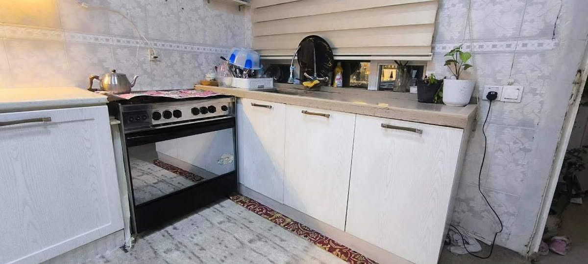 نوستنی ٧ پارچە بە دۆشەکەوە نرخی  ٥٧٥ هەزار 
کەوانتەر٣م سنگەکەی ٢م نرخی ٥٥٠ هەزار 
سەلاجە پانی٧٢ درێژی ١٧٢ قوڵی ٥٥ نرخی ٢٠٠$
فرن ٦٥
تەباخ ١٧٠
میوان  کامل ٣٧٥ 
دەستشۆر ٨٥
زۆپای نەوت و کارەبا ١٧٥
کەنتۆر ١٨٠ هەزار
سلێمانی
Whatsup
***********
