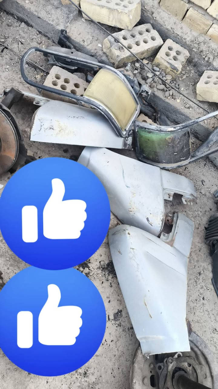 سلام عليكم غراض للبيع طابكسن لواحد كامل سعره 25 ويل فقط لواحد 10 جامه 10 لقود لواحد 15 حواجب ويه سكن سعره زوج 15   دركه لوحده 10 مكاني بغداد بالدوره اتصل على الرقم ‏‪***********‬‏
