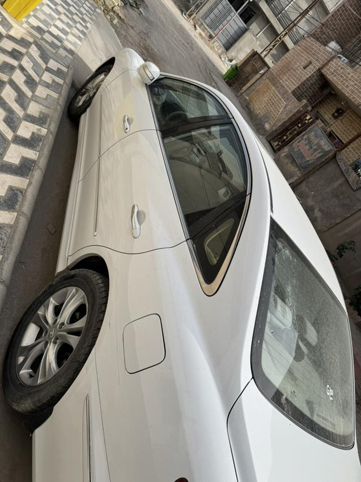 للبيع ازيرا 2011 الشكل الرياضي كفاله عدى بارد بسيط في الجاملغ الخلفي باقي ع وضعه بدون تصليح كير محرك تبريد مكفول . السعر 110 قلبل للتفاوض للتواصل : ***********
