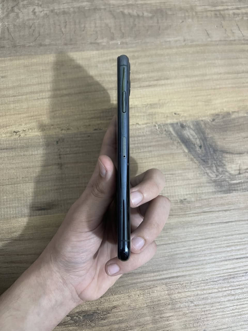 أيفون 11 برو ماكس زيتوني 
ذاكره 256 
النموذج M
بطارية 78 الاصلية
 كامل ملحقات كارتونة موجودة 
مستبدل شاشة ٣ خيارات فقط 
السعر ٢٨٠ 
الباقي كله بلادي ونظافتة واضحة بالصور
عنواني بغداد حي اور هـ ***********
