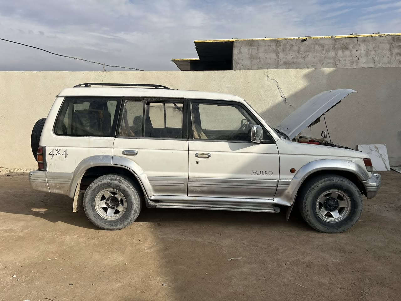 باجيرو مكفوله من صبق ول ضربه لقويه سياره محرك :فيفيتي تبريد شقال بس بيه ليك فقط لموديل ١٩٩٢سياره جاهزه من محرك كير كهربأيات كله شقاله سياره حلوه وجاهزه 
تخم تاير مشيف لمكان بصره زبير لسعر. ٥٨& ولشراي بيه مجال 

ورجأن لوعود لكاذبه لحد يوعد وكلي باجر يعني باجر ومحد جابرك وذا لسعر قالي عليك رجأن عبر لمنشور ***********
خوان نتصلو
