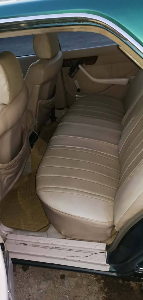 السلام عليكم مارسيدس جامبو 87 مكينه وكير ففتي خير من الله حدايه اماميه جاهزه جديده الوره نص عمر صبغ عام كل نقص مابيه بيع مستعجل السعر 53 بيه مجال قليل الهاتف ***********
