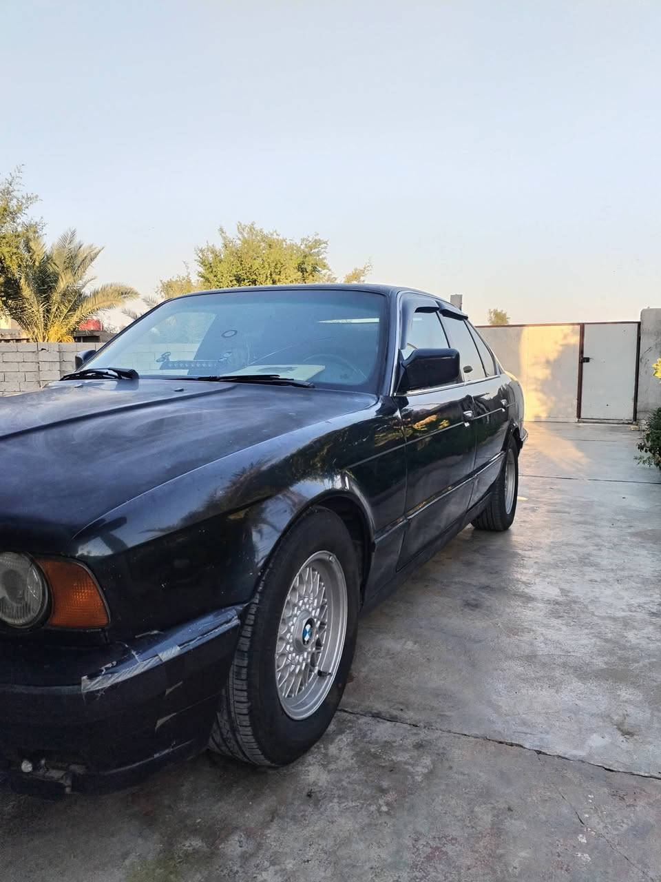 البيع بي ام 91 حجم ٥٢٥ محرك سته مسكر فانوص عدل سياره بدون ضرر بس موضح با صور مكان بي خياس و يتبدل و سياره بس نقص تبريد فقط صدر جديد و تخم تايرات جديد و محرك خير من الله و كير عادي ٥ نمر رقم انبار مشروع وطني السعر 45 ورقة و بيها مجال، مكان سياره ديالى سد حمرين قاطع الجبوري، رقمي *********** صدام
