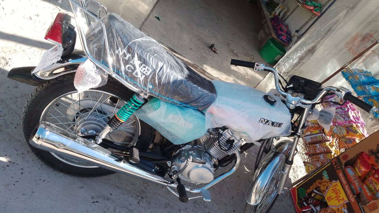 سلام عليكم دراجه للبيع 26 أوراق سكنر 6 اوراق دراجه مكفوله صارله شهر من طالعه من الوكيل هاذا  رقمي الشراي  يتصل *********** بي وتساب مكاني نجف
