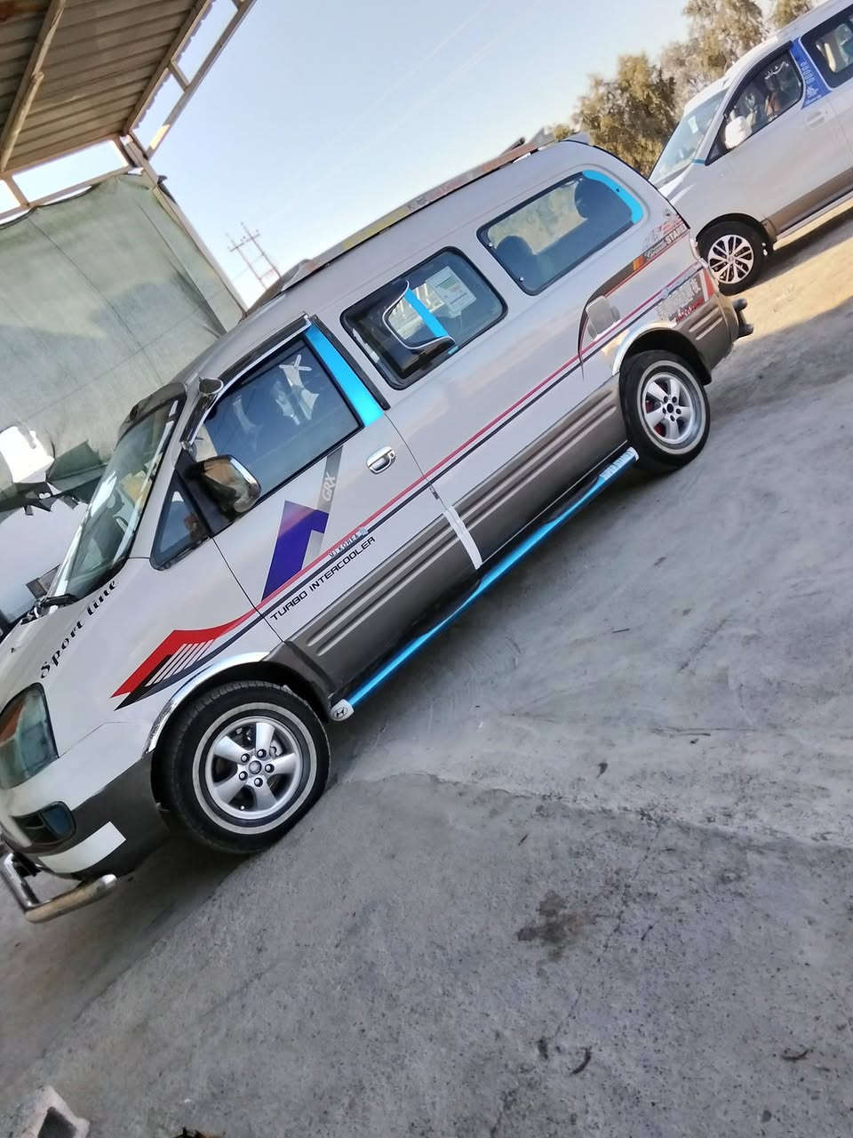 السلام عليكم ستاركس 2007 اصل مكينه بعده عسحك تخم تاير كهربائية حداديه داخل دروعه  سيبايه سياره جديده المكان ديالى الخالص شراي اتصل *********** السعر 82
