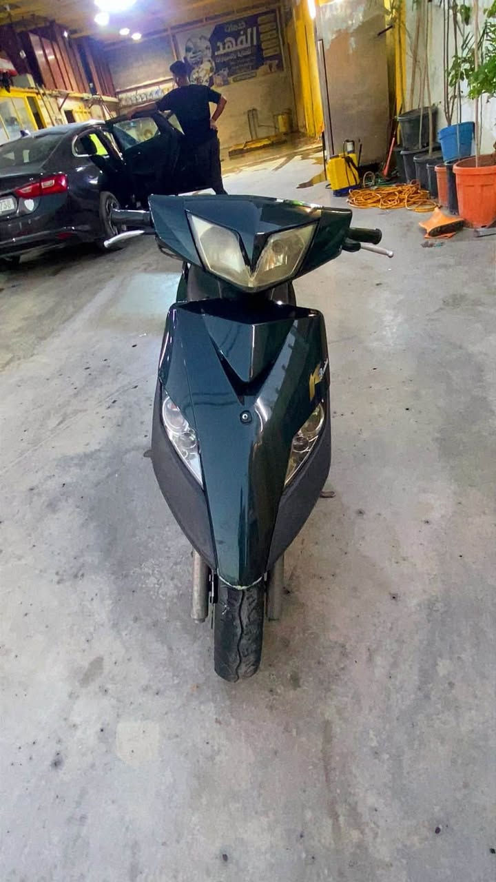 سلام عليكم شباب درجه ثعلب ساله شهر ونص من نازل من الربه درجه ما مفتوحه ولا ملعوب بيها خير من الله الدرجه ناعمه  ونشطا مكان الدرجه المنصور رقم الهاتف *********** سعر 650 وبيها مجال الطيبين
