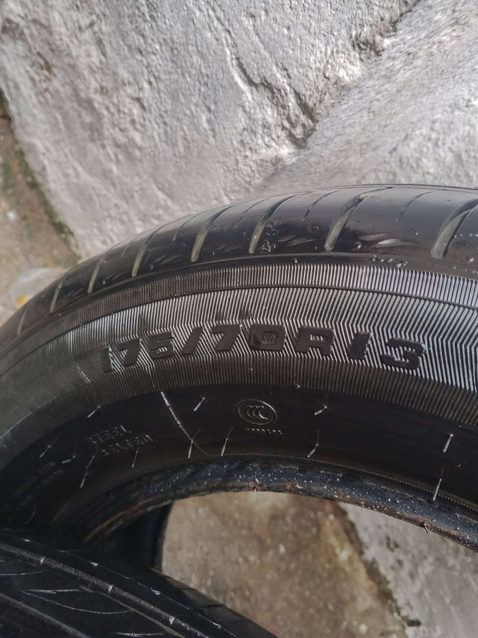 السلام عليكم طائرات حجم انضاف  175/70/13 مكلف بالنشر بكان بغداد   شراي يتصل***********
