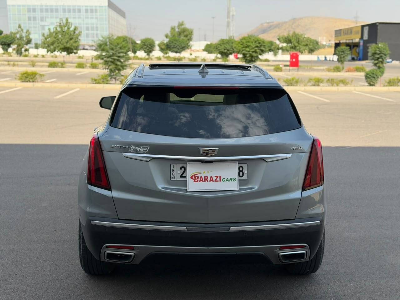 كاديلاك -400-xt5 
موديل 2023 
ماشية 46 الف مايل 
مواصفات فول واحد على واحد
محرك 6 سلندر
داتاشو 
بانوراما 
كاميرة 360 
ردارات 360
اوتو بارك 
مراية داخلي كاميرة
كشن خزن 
كشن تبريد تدفئة
حساسات امامي خلفي 
تشغيل عن بعد 
صندوق شفت 
داخل كريمي 
ملاحظة سيارة 
نص بوند بدون دواخل 
جملغ امامي باب سائق صبغ 
سعر 235 بيها مجال للطيبين 
واتساب *********** دهوك, العراق
