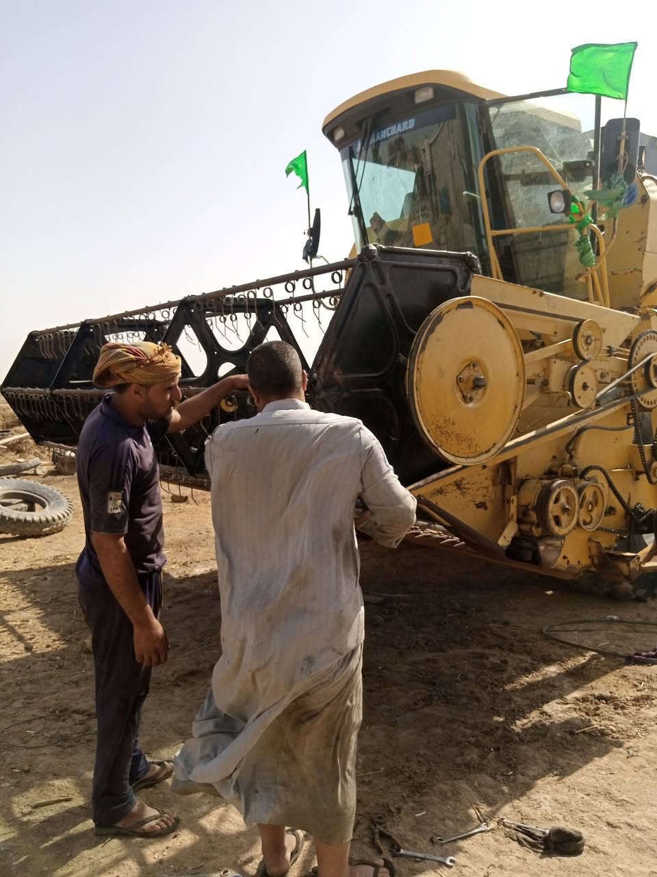 السلام عليكم حاصوده موديل 98 رقم وسنويه واسط خمسه بلم هيدرو محرك شرط لاصرف ولاتبخير مديومه وجاهزه للحصاد ***********
