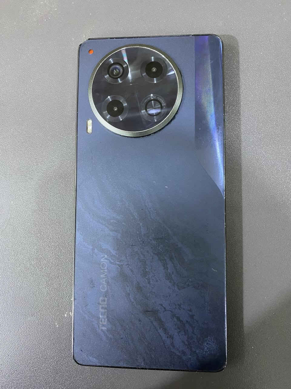 تكنو كامون 30 
نضيف حيل 
دبل سيم كارت 
بصمه بل شاشه
كامره ١٠٨ كيكه بكسل تدعم التثبيت البصري
 ذاكرة 256  
(فقط بي نقطه صغيره بصف كامره السلفي موضح بل منشور ) 

السعر 165 وبي مجال بسيط 
الاستفسار ***********‏
