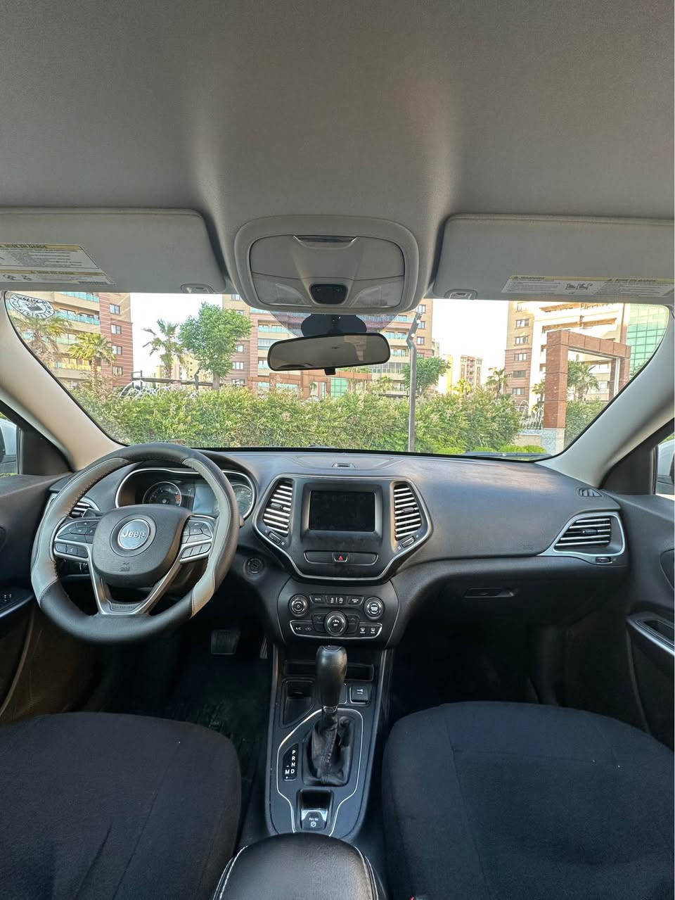 جيب شيروكي ٢٠١٩
Korek ( whatsapp ) 0750 456 30 83  
مواصفات :-
* ٤ پستن. 
* بريك به سمه .
* گيچ  ئه لكتروني.
* تحديد سرعه.
* ئه وتو  پارك.
* مكينه  ٢.٤
* لايد  ليد.
* گير توماتيك و عادي.
* دژه  خشان.
* ئه ي بي ئيس.
 
:- تێبيني : سبوخ  ئيك پارجه ( جه مه لخ ) دگه ل بوصته ك بولندي  .
:- ٧٠ مايلا  يا چوي.
 :- ئيرباگ  نه  فه بينه  و داخلي نه گرتيه .
:- سعر ١٤٠ وه ره قه و مجال .
موبايل *********** دهوك, العراق
