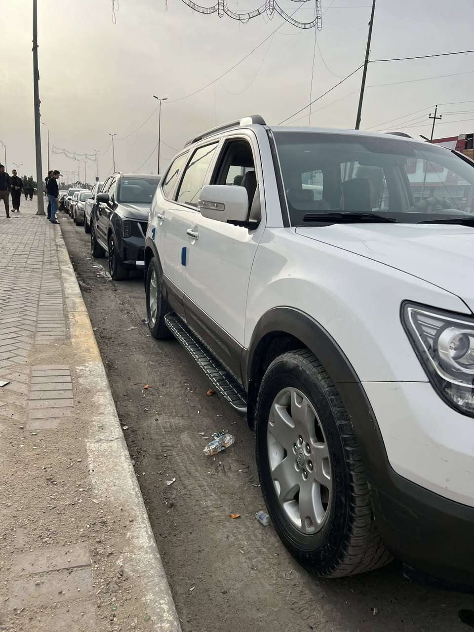 السلام عليكم مهافي 2012 خليجي اي حادث مبيها بس باب السائق صبغ بدون حادث محرك كهربائيات شغالات صدر حداديه جديده معروضه ب 143 وبيها مجال قليل المكان الشعب ***********
