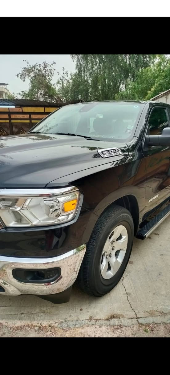 سلام عليكم ورحمة الله وبركاته للبيع اوالمراوس حسب القناعه دوج رام بك هورن موديل ٢٠٢٢ رقم بغداد تحويل مباشر نص فول ماشيه ٥٩ حادث باب البدي الخلفي الشراي يتصل على رقم *********** ملاحظه السياره جديده
