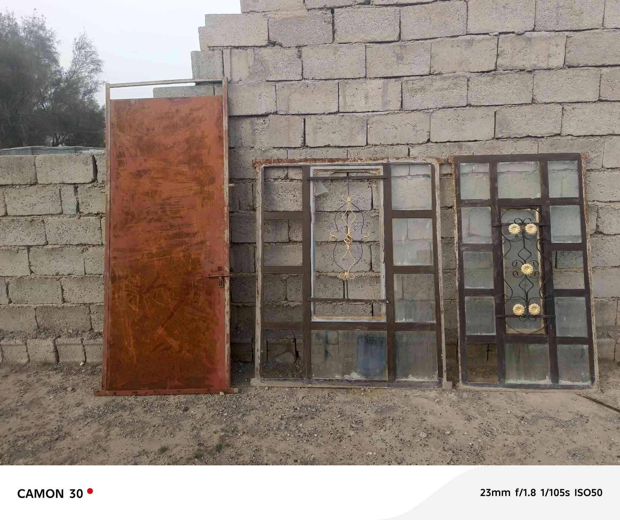 اسلام عليكم شباك 2 ثنين باب🚪للبيع السعر 75 بي مجال رغم الهاتف ***********
