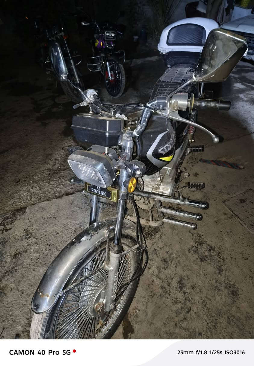 اسلامو عليكم دراجه ايراني للبيع اربعه كير مكينه بلاديه عله وضع لشركه دراجه بلاديه كامله مكمله سعر 550بيهه مجال رقمي بي واتساب ***********
