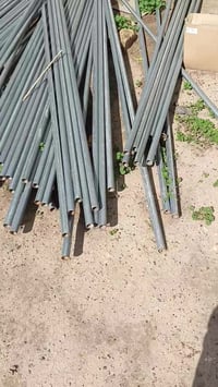 يوجد كميه من لبواري لحديد  طول لبوري مترين و ومترين ونص يرهم رفع شبجه ...