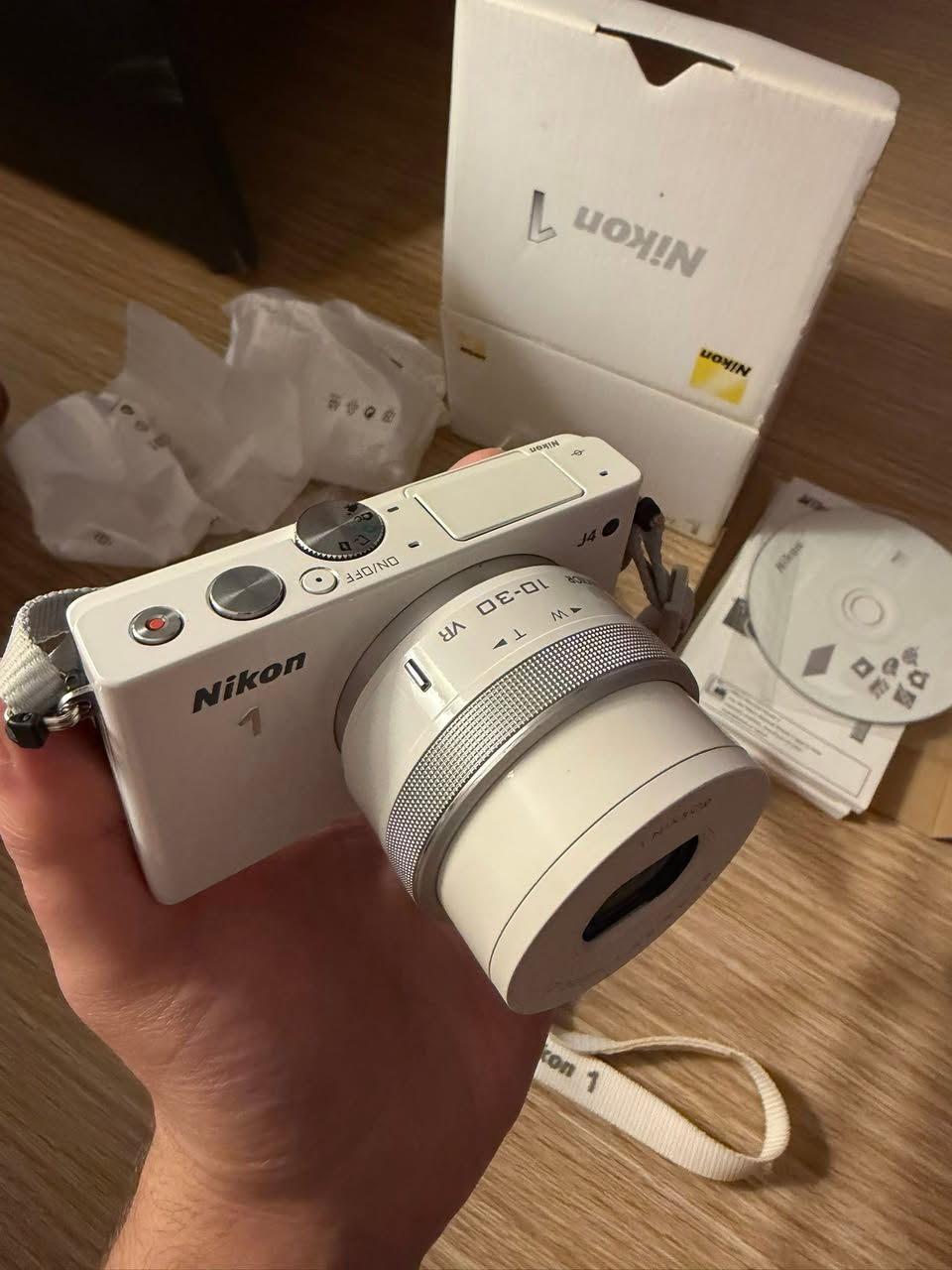 كاميرة nikon 1 j4
حلوه للفلوكات والسفر
تصور 1080 60 فريم
شاشتها لمس
تدعم wifi
تجي وياها عدسةواسعه  10-30 vr ييها تثبيت داخلي كلش حلوه
وعدسه ثانيه 75mm ماكرو
وياها الشاحنه والبطاريه الاصليه
وحزام
الكامره جديده كلش مستعمله قليل يعني جم صوره كاص بيها
السعر 230 الف وبيها مجال
***********
بيع وشراء كاميرات سوني SONY في العراق
بيع وشراء الكامرات المستعمله في جميع محافظات العراق
سوق الكاميرات المستعمله
سوق كامرات كانون نيكون سوني بيع وشراء في بغداد 
بيع وشراء وتبادل معدات التصوير
