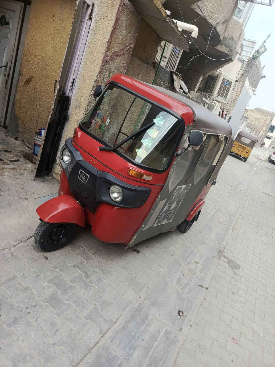 سلام عليكم تكتك للبيع موديل  اصولي مكان بغداد فلكت حي النصر ***********
