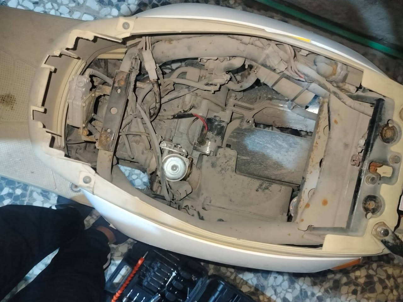 سلام عليكم شباب دراجه ماكس بوليس للبيع شلعه ومعدل خير من الله بوشه 55 هندر رياضي  كهربائياتي شغاله بس الكابريته مامفتوحه  والفيت بم مبدل وانه صارلي شهرين من مشتريه المكان البصره  قضاء الفاو يم مدرسه ميثم التمار شماليه السعر 720 وبيه مجال 
التواصل و استفسار  على هذا الرقم👈***********👉
