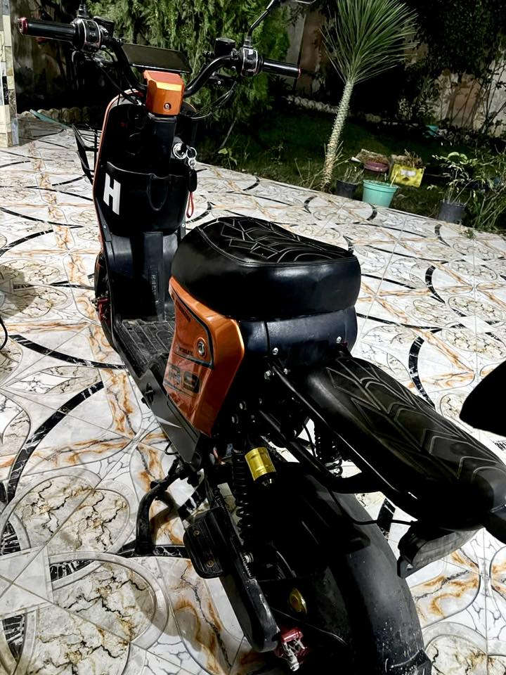 السلام عليكم
للبيع دراجة شحن R9

نظافة فول ومابي أي نقص

السعر ٤٠٠ وبي مجال

***********
