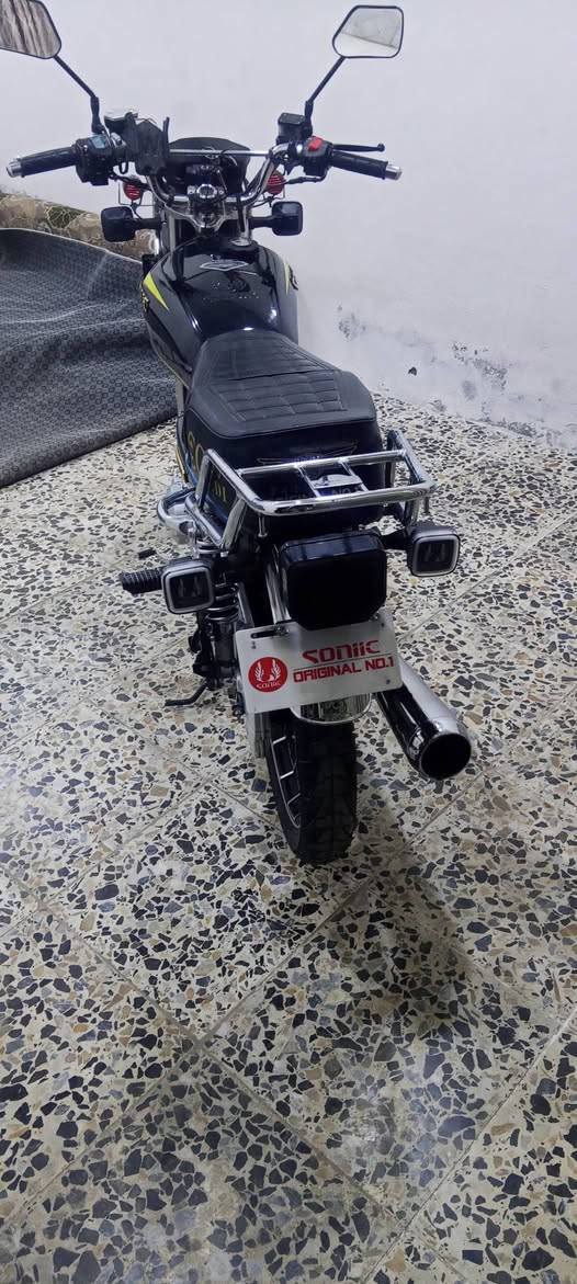 مديل 2025 طالع صار 7 اشهر ماشية 16 الف محرك 200cc سنوية بأسم العارضي بس مداور تروح تداور ويا في النجف الاشرف السعر خاص رقم الهاتف ***********
