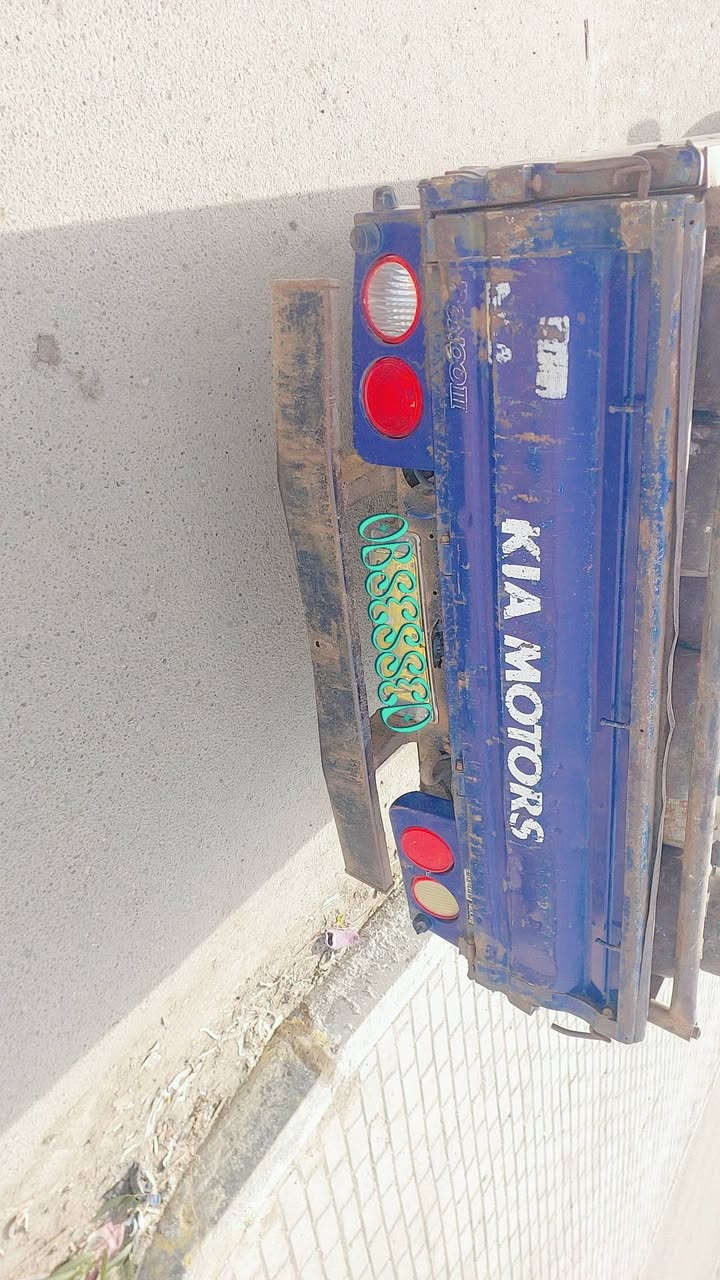 كيا فحل 2007 محرك 4000 مسكر  رقم  ديالى صدامي  سنويه  منتهيه نظافة كما موضح بصوره  تخم تاير  كير ومحرك واكسل  مكفولات    75$ ورقه  وبيها  مجال للأتصال ***********
