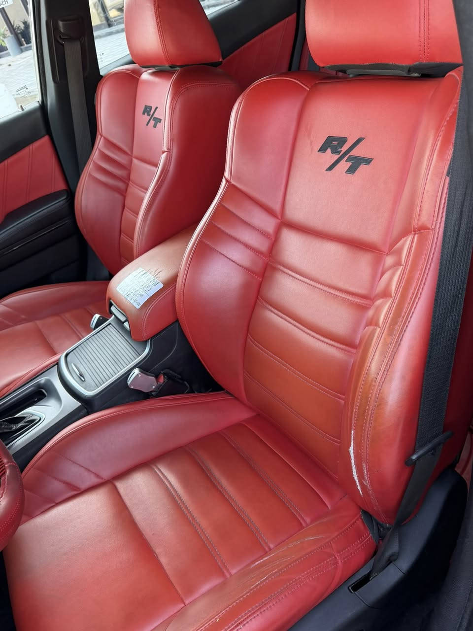 سلام عليكم
ارفع المنشور بكلمت يا الله 
جارجر Rtمديل 2021 أسود الون 
السعر. 225
رقمه اربيل الجديد مميز سنويه وهزه جديده
حادث       سونار موجود وصور الحادث موجوده 
السياره جاملغ خلفي صبغ فقط
يوجد بارد كد شبرين في قبق الجنطه 
بجم شرط كبس شركه 
مواصفات السياره
كشنات حضن جلد احمر 
تدفئه ستيرن تدفئه كشنات 
سوبر تراك رادار جانبي شفتات ستيرن
كامره دواره حساس خلفي شاشه جبيره 
تشغيل عن بعد مري هيتر مري قلاب 
بعد مواصفات الrtالمعروفه 
ماشيه 55
السياره جاهزه من كلشي تخم تاير حداديه 
كير مكينه تبريد شرط الوكاله 
مكان السياره النجف الاشرف
اي ستفسار ***********
