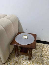 طاولة • ديكور منزلي