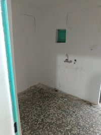 بيت مكانه بل زعفرانيه شارع المركز التسعين والرض تشجير بيت بي غرفتين وم...