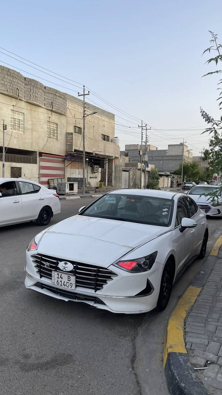 السلام عليكم  بيع او مراوس حسب
سوناتا ٢٣ اصل خليجي هايبرد تكسي دبي
مصبوغه عام تغيير لون 
حادث جنطه 
رقم بصره لل٣١ 
تبريد كير محرك بطاريه كفاله 
بصمه 
تشغيل عن بعد 
محرك ٢٤٠٠ 
حساسات خلفيه 
مري شفط 
بصمه ابواب مع ترحيب
اشاير لل مري 
تبريد خلفي 
سايد بريك كهربائي
شاشه جبيره 
٣ انظمه قياده 
هواي بيهه موصفات 
توه مسوي عليهه ادامه سياره كامله 
ماشيه السياره ٣٠٠ الف حقيقي بدون تنزيل 
السعر 127 بيهه مجال للطيبين 
الهاتف ***********
