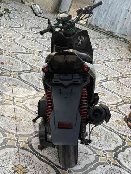 سلام عليكم 
سكنس جبلي للبيع دراجه خير من الله شلعه ومعدل مابيهة اي نقص تجي تشغل وتروح 
سعرهة 1,375او بيها مجال 
قسم باالله قبل شهر نزلتهة من الرمبه1475  
مكاني كربلاء طوريج رقمي ***********
