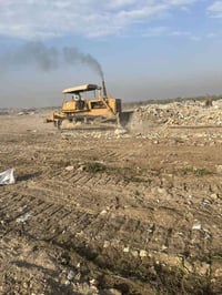 للبيع بلدوزر رقم بغداد لماني مكينه جاهزهسعر 07739534554