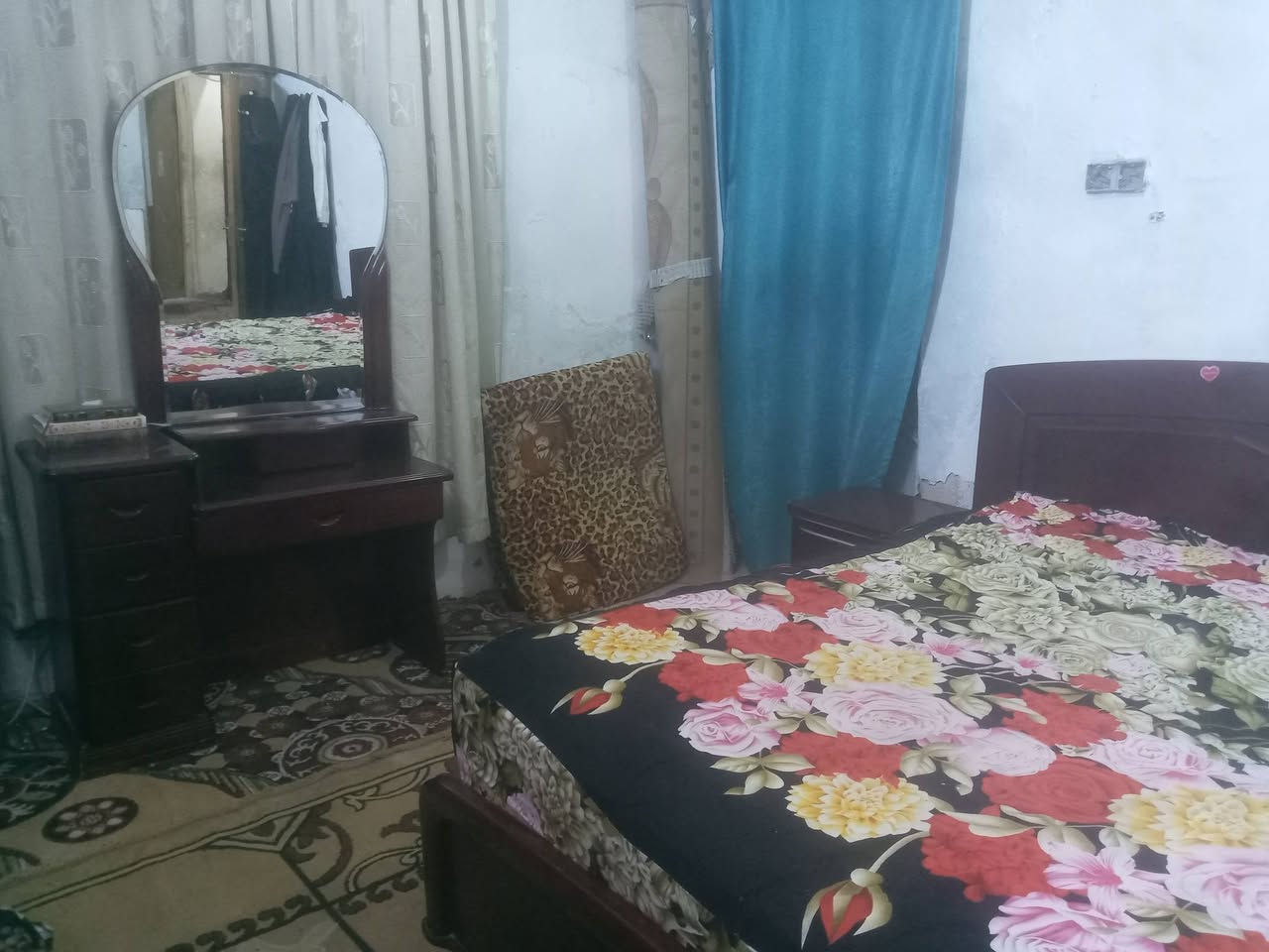 غرفه نوم استعمال قليل  مع دوشك طبي ب٥٠٠ وبيه مجال قليل


**إذا كنت صاحب هذا الإعلان وتريد حذفه لأي سبب، رجاءا أرسل رسالة إلى الدعم الفني**
