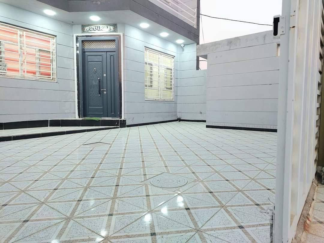 دار سكن للبيع
طابو زراعي سند 25
ديوانية أم الخيل 
قرب حولي الجامعة
المساحة 200 M 
بناء حديث طابقين مسلح
غرف النوم عدد 3 / صالة عدد2 /استقبال / مطبخ 
مجمع صحي عدد 3 / گراج سيارة
                     للاستفسار
مراجعة مكتب مهدي العتابي للعقار ديوانية الجزائر مقابل فندق برج الامراء
*********** مهدي العتابي 
*********** حيدر الفتلاوي
***********
