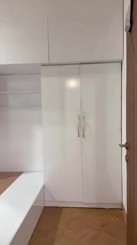 ژووری نوستنی ٢ نەفەری دەستکرد
و مێزی سەعی کردن کامل دەستکردەو بێ عەیب و تازەیە بۆ فرۆشتنەوە

ژێر سیسەمەکە مەغزەنە سەر کەنتۆرەکانیش تاکە و مەغزەنیشە

سلێمانی
Whatsup
***********
