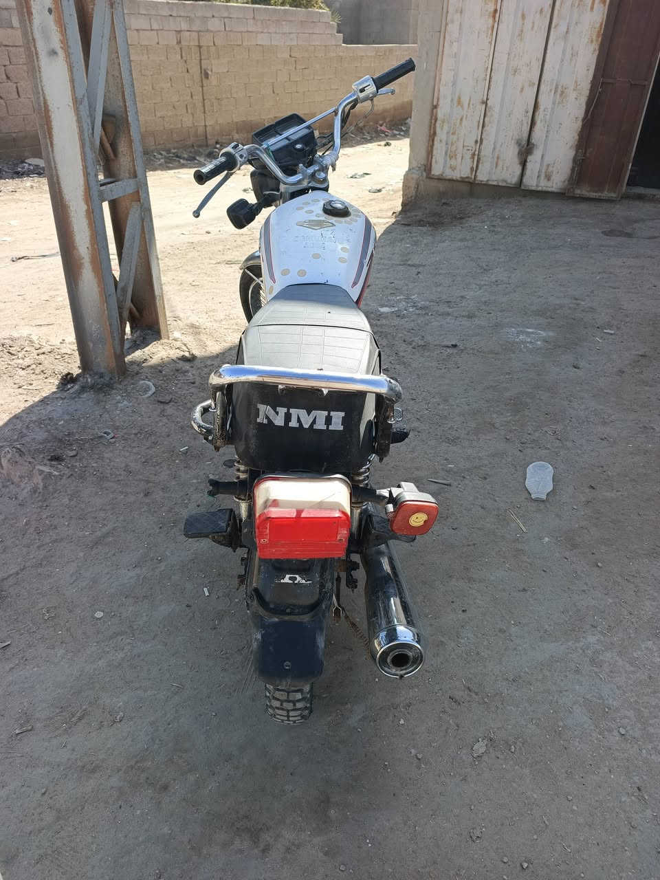 السلام عليكم دراجة للبيع موديل 21دراجه نضيفه ممامفتوحه بيع مستعجل اوراق ***********
