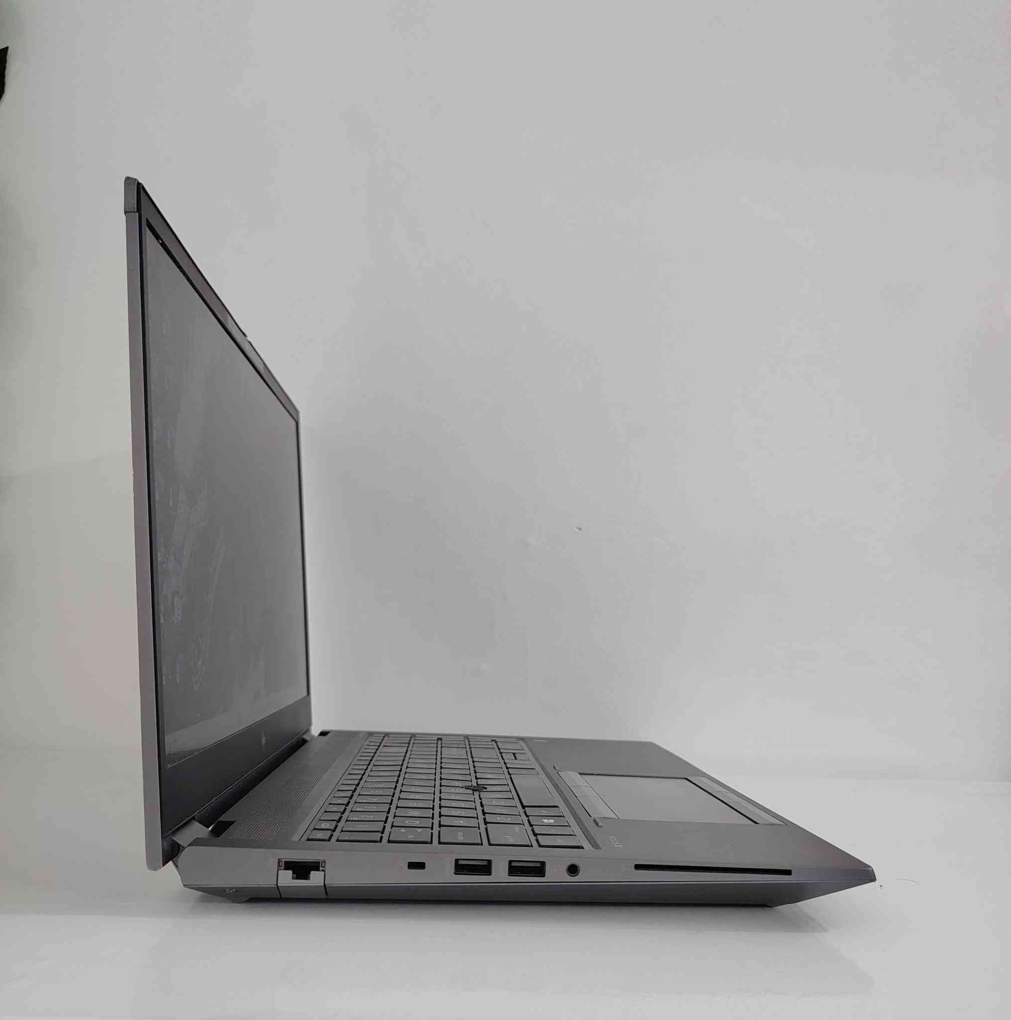 📌 للبيع: لابتوب HP ZBook Fury 15 G7

🧠 المعالج: Intel Core i7-10850H (12 نواة)
⚙️ الرام: 16 GB DDR4
💽 التخزين: 512 GB SSD M.2 (Samsung)

🎮 الرسوميات (Graphics):

Intel UHD Graphics 620 (8 GB)

NVIDIA Quadro T1000 Max-Q (4 GB)

🖥️ الشاشة: 15.6″ FHD (1920×1080)

💰 السعر: 750,000 دينار عراقي


**إذا كنت صاحب هذا الإعلان وتريد حذفه لأي سبب، رجاءا أرسل رسالة إلى الدعم الفني**