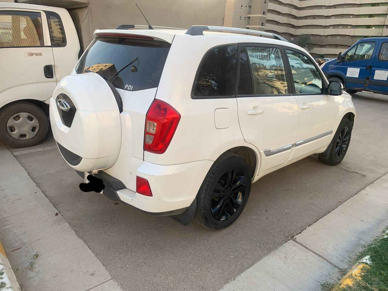 السلام عليكم للبيع سيارة تيكو3 موديل 2018 كير محرك مكفولات ع وضع الشركة مكينه 2000 السيارة قطرة صبغ ما بيها مكفولة ما عدا ضربه بخشم البنيد والجاملغ صفحة السايق سعرها 94 ورقة وعليها غرامات 7ورقات تنزل من سعرها رقمها واسط بسمي تحويل ثاني يوم للاستفسار ع الرقم ***********
