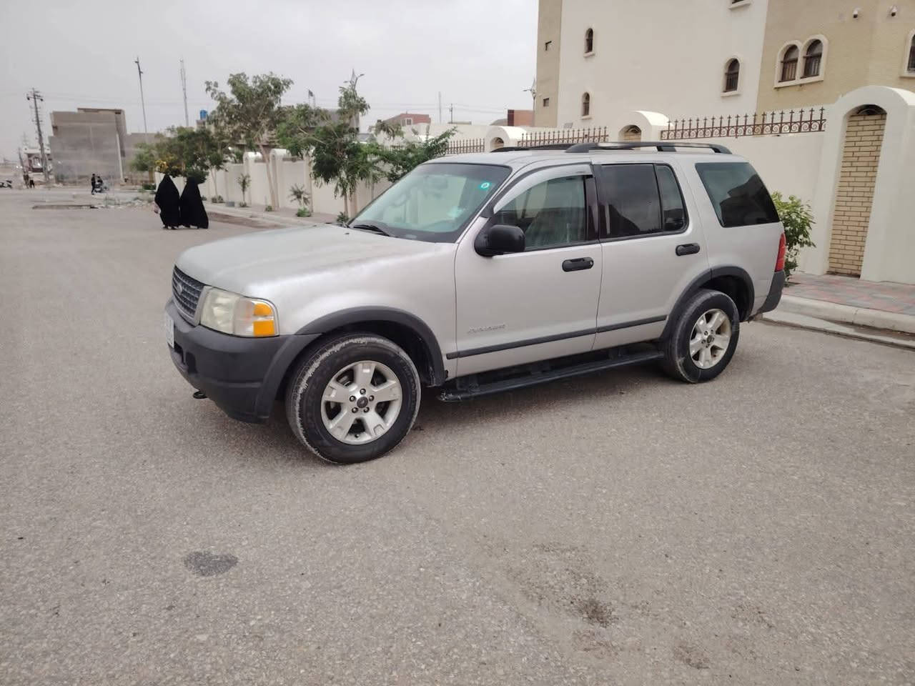 سلام عليكم سيارة نوع فورد اكسبلور موديل 2004 خليجي فول مواصفات كفالة عامه الاخير كفالة كير مكينة حدادية تخم تاير تبريد ثلج تدفئة شاير مري تحكم مري شاشة كأمر حساسات تحكم ستيرن جهتين خمسه ويل كب 6 سلندر 7 راكب 3 قطع تبريد سستم سماعات كشاف زنون مكفوله من حادث والضربة والتبديل والفتح والصبغ العنوان مركز ناصرية سعر 70 وبية مجال الهاتف ***********
