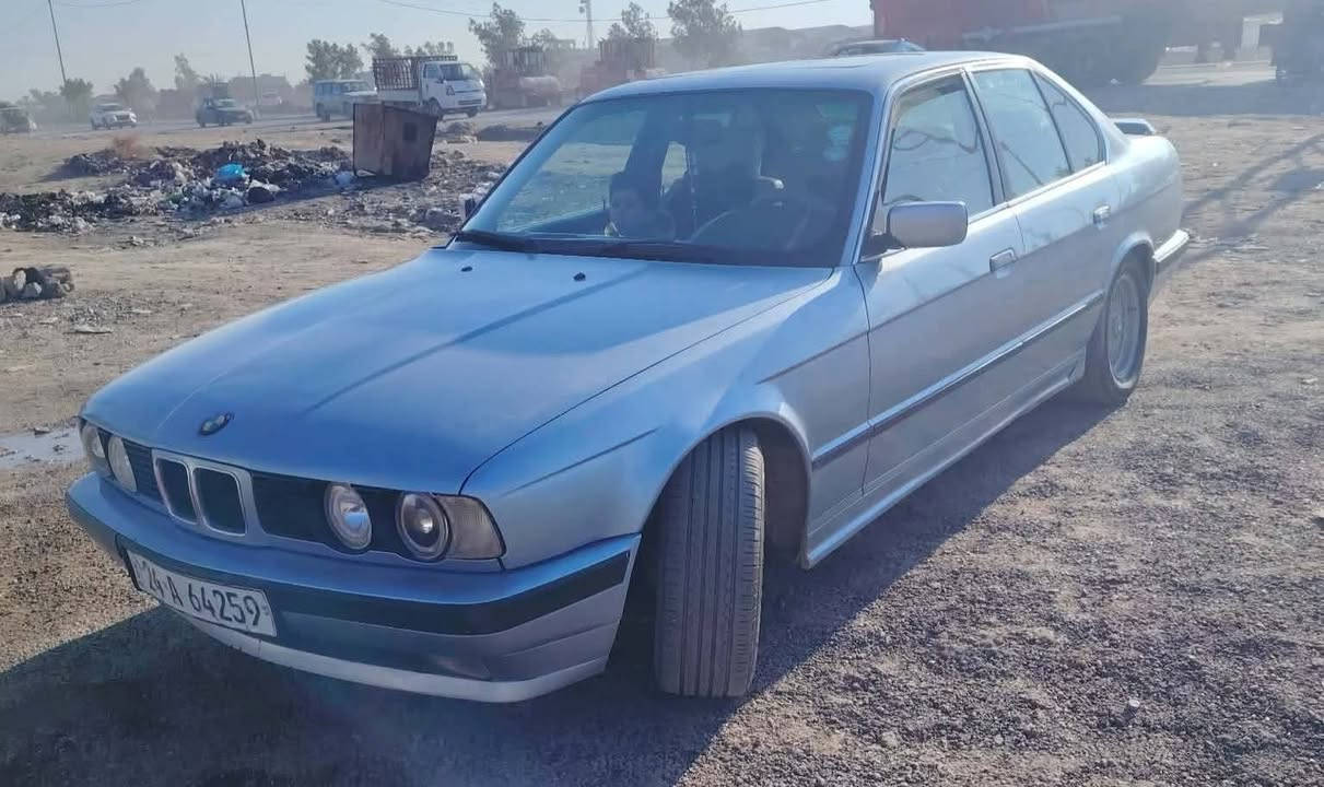 بي ام BMW 525
مكفوله من الحادث ومابيها اي ضرر 
رقم دهوك شرط التحويل
ســعــر ✅ ::  الــرد تلقائي 
بلادي مسكر عدل
كير ومحرك مكفول
صبغ حزام فقط للجمالية
تبريد خير من الله ٣ سرع
فتحت سقف سنويه لل 28 وباسمي
مكان السيارة: بغداد
رقم صـــاحب السيارة: *********** واتساب

عندك سيارة للبيع اعرضها على الصفحة
