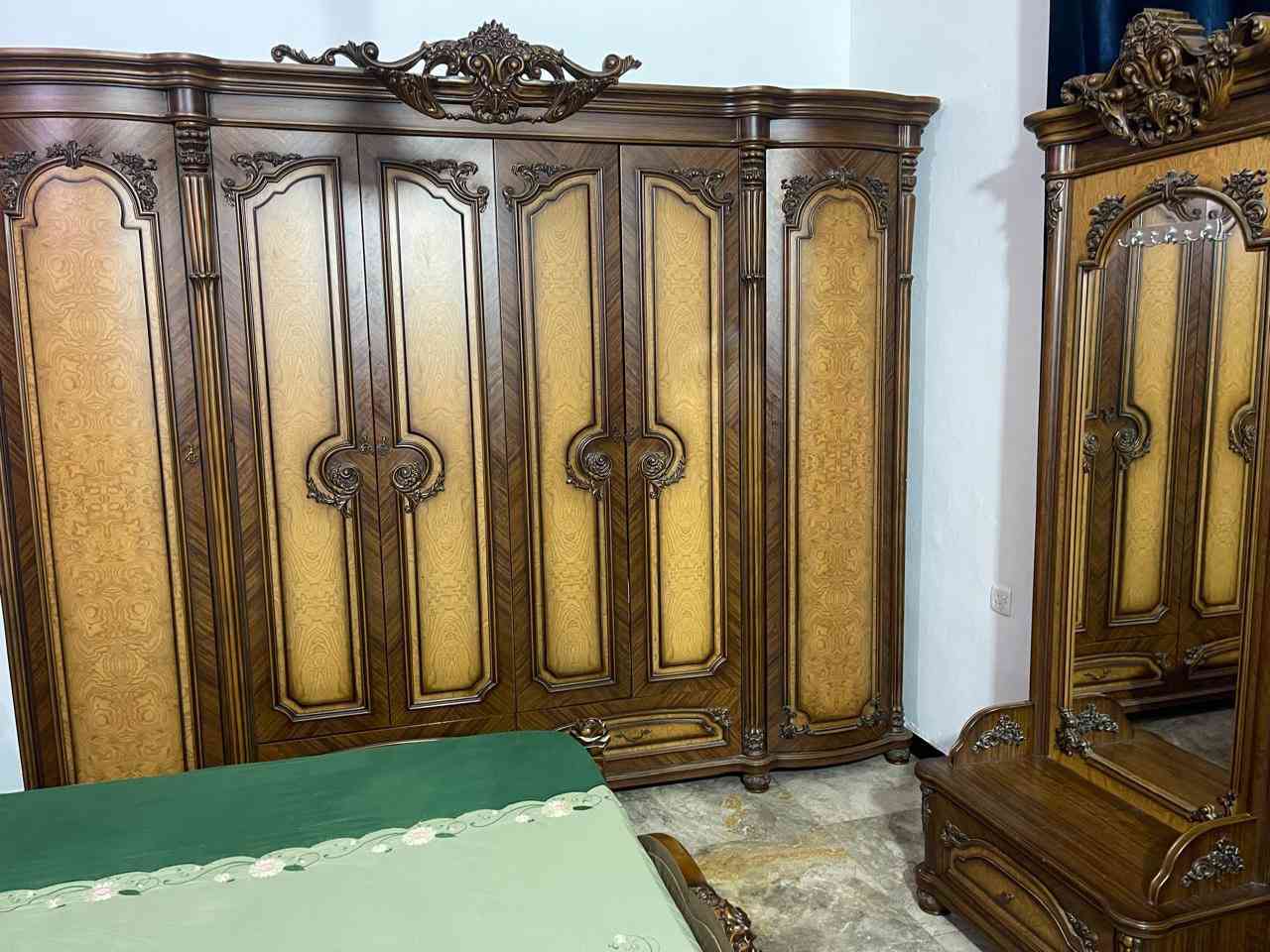 اثاث نظيف جداً في بغداد
غرفه نوم تركيه

تخم 

وميز طعام

للتواصل والتفاهم على السعر خاص او 
اتصال(***********)
