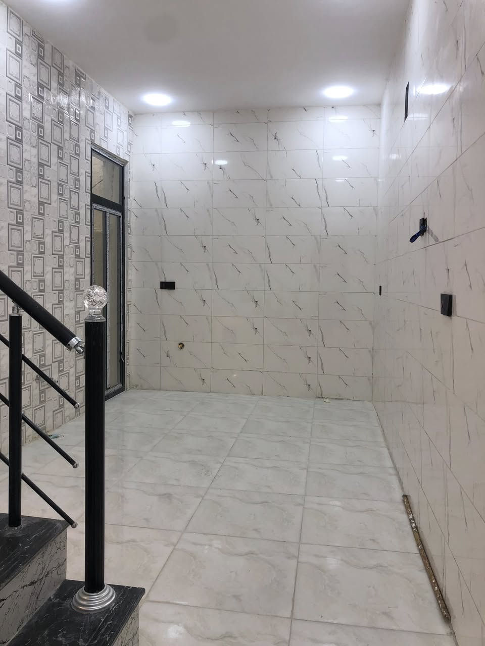 السلام عليكم
#الدار_للبيع🏠 50متر  واجهيه 5 متر نزال.10متر  
 بناء طابقين  حديث 
  يحتوي البيت. ع[2غرف نوم -استقبال -صحيات عدد 2- مطبخ ]   
  البيت شغل درجة اولى   
مع الخدمات 
⬅️نوع العقار طابو زراعي سند 25 اقرار  محكمه
⬅️العنوان #بغداد_الدوره_البوعيثه   
    مجمع العدل الأول 🔶️للاستفسار  خاص او الاتصال ع  الرقم
                                                ***********
